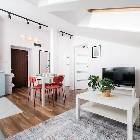 Trailside - By Upstairs Appartement *